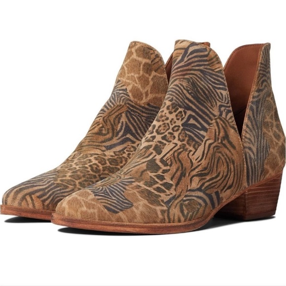 Free People Animal Charm Double V Ankle
Boots Size 7 - Picture 2 of 14